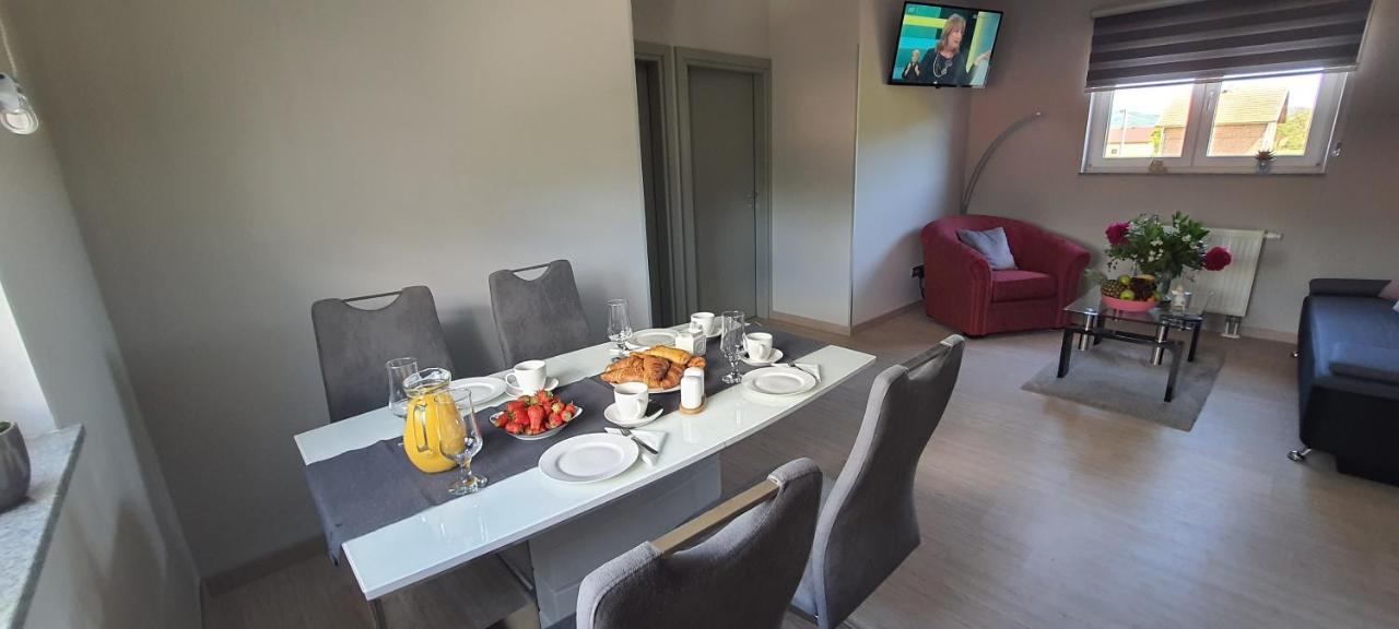 Apartmani Fenestra Tesla I Faust Otočac Buitenkant foto
