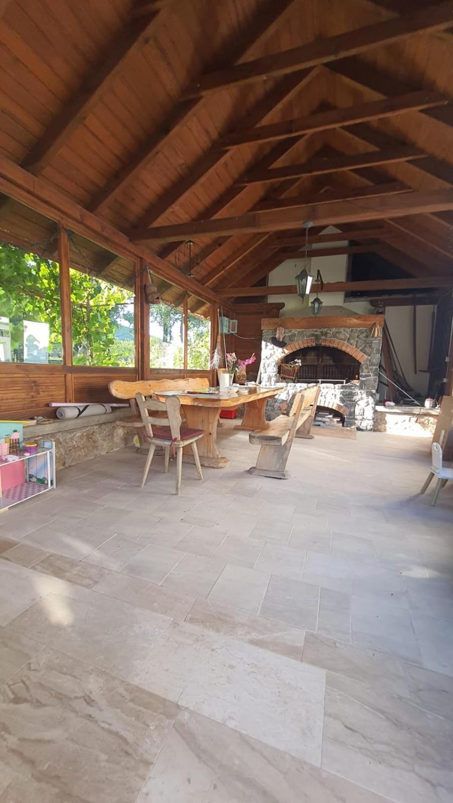 Apartmani Fenestra Tesla I Faust Otočac Buitenkant foto